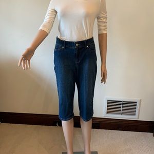 Gloria Vanderbilt Skimmer Pants. Size 6. Slenderizing. Denim Blue.16 1/2…